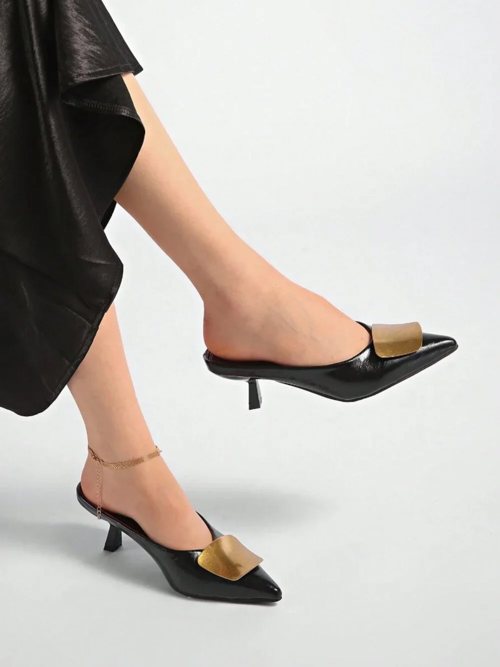 Black Fashionable Women's Pointed Toe Metal Buckle High Heel Pumps - Picture 3 of 8